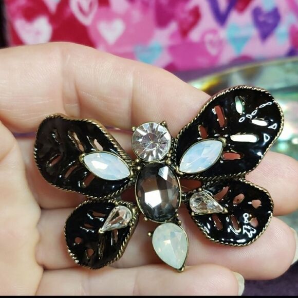 New Black Butterfly Brooch Pin - Picture 3 of 3
